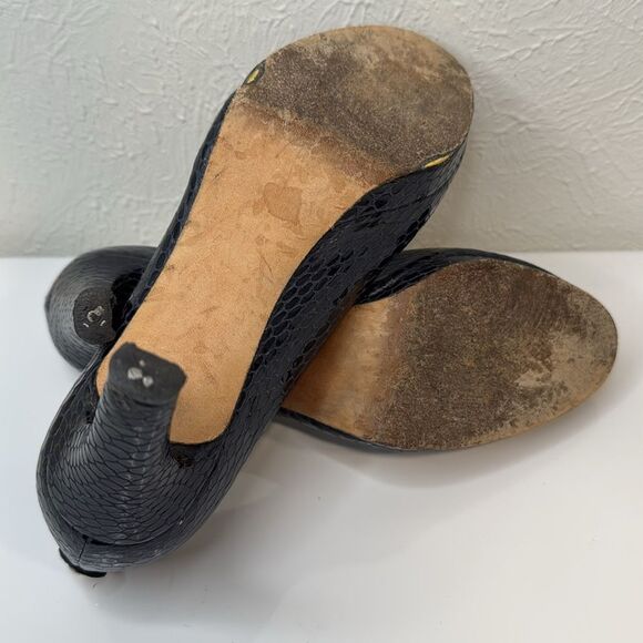 Stuart Weitzman Blue Snake Embossed Leather Peep Toe Heels Sz 6 VGUC - Picture 5 of 5